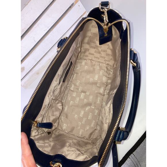MICHAEL KORS, LARGE SIGNATURE PRINT LEATHER CROSSBODY BAG - Picture 13 of 14
